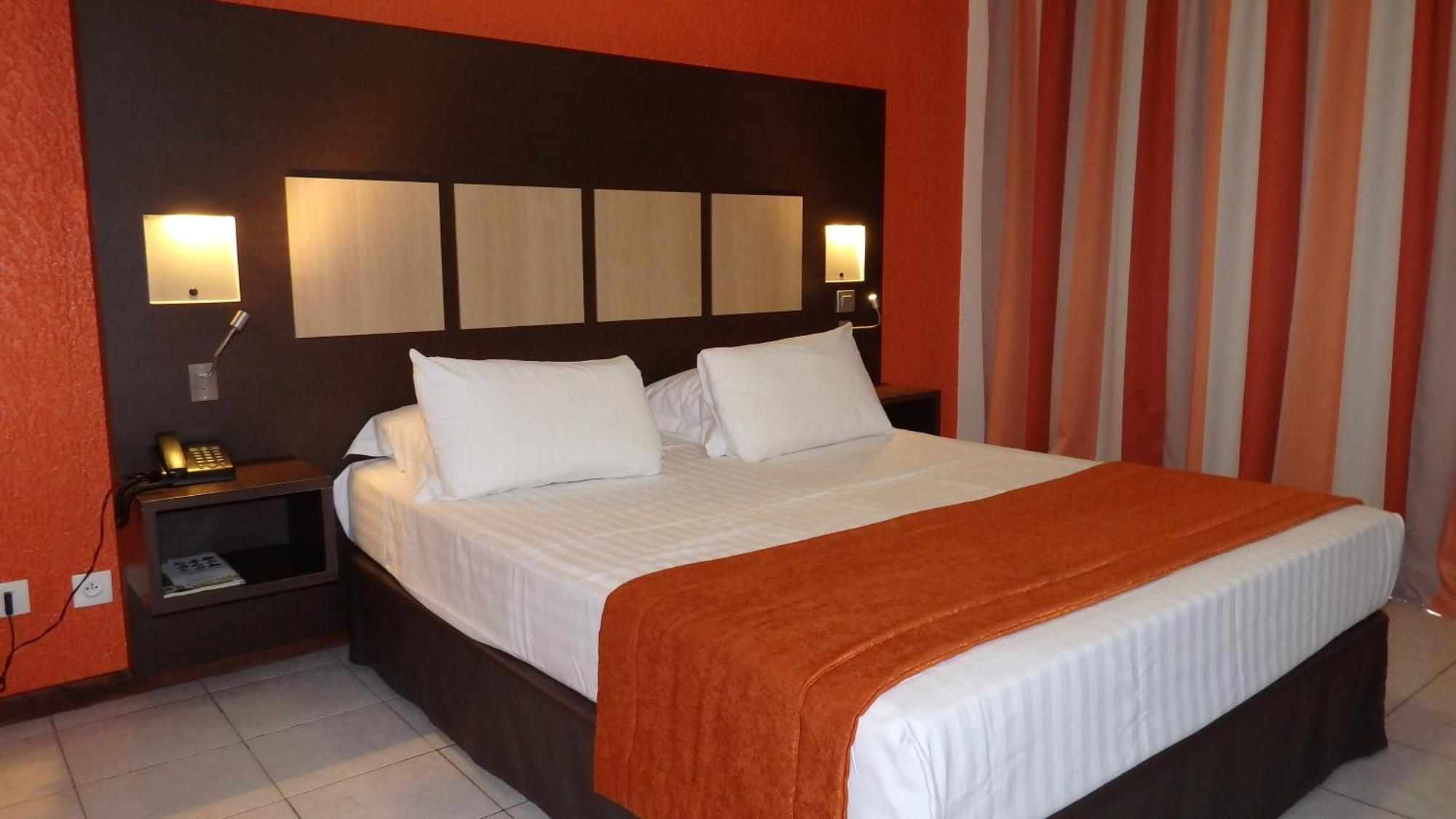 Central Hotel Kajenna Zewnętrze zdjęcie