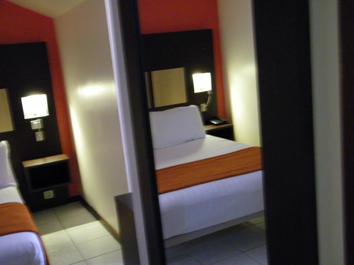 Central Hotel Kajenna Zewnętrze zdjęcie
