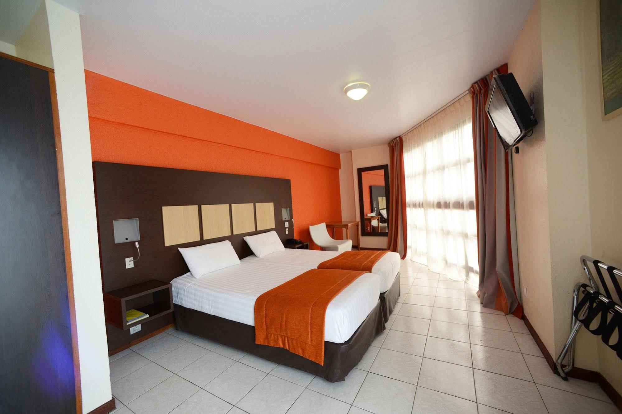 Central Hotel Kajenna Zewnętrze zdjęcie