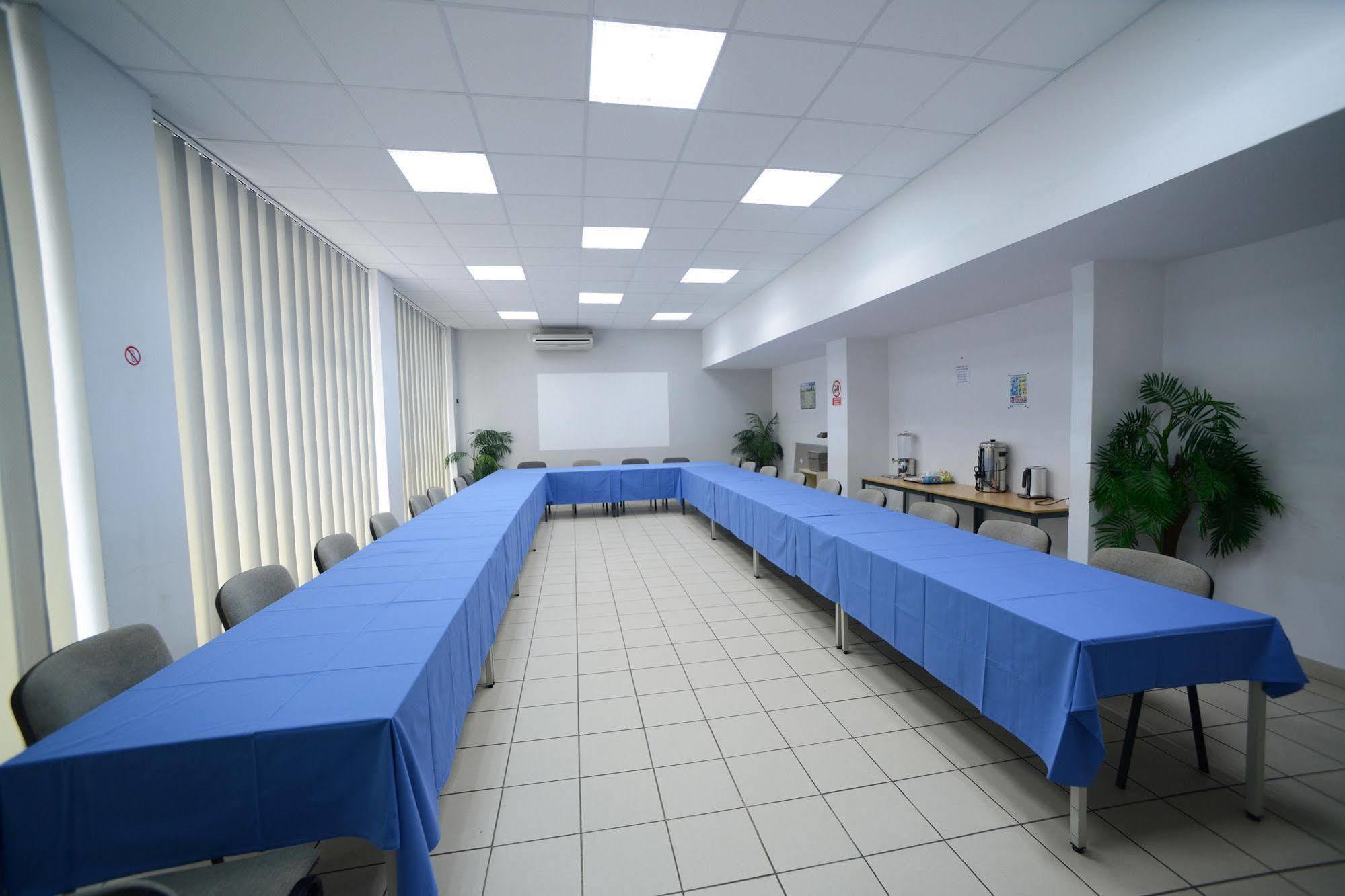 Central Hotel Kajenna Zewnętrze zdjęcie