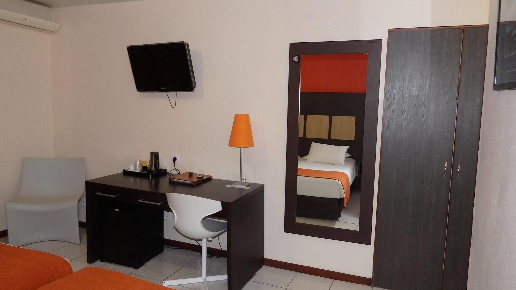 Central Hotel Kajenna Zewnętrze zdjęcie